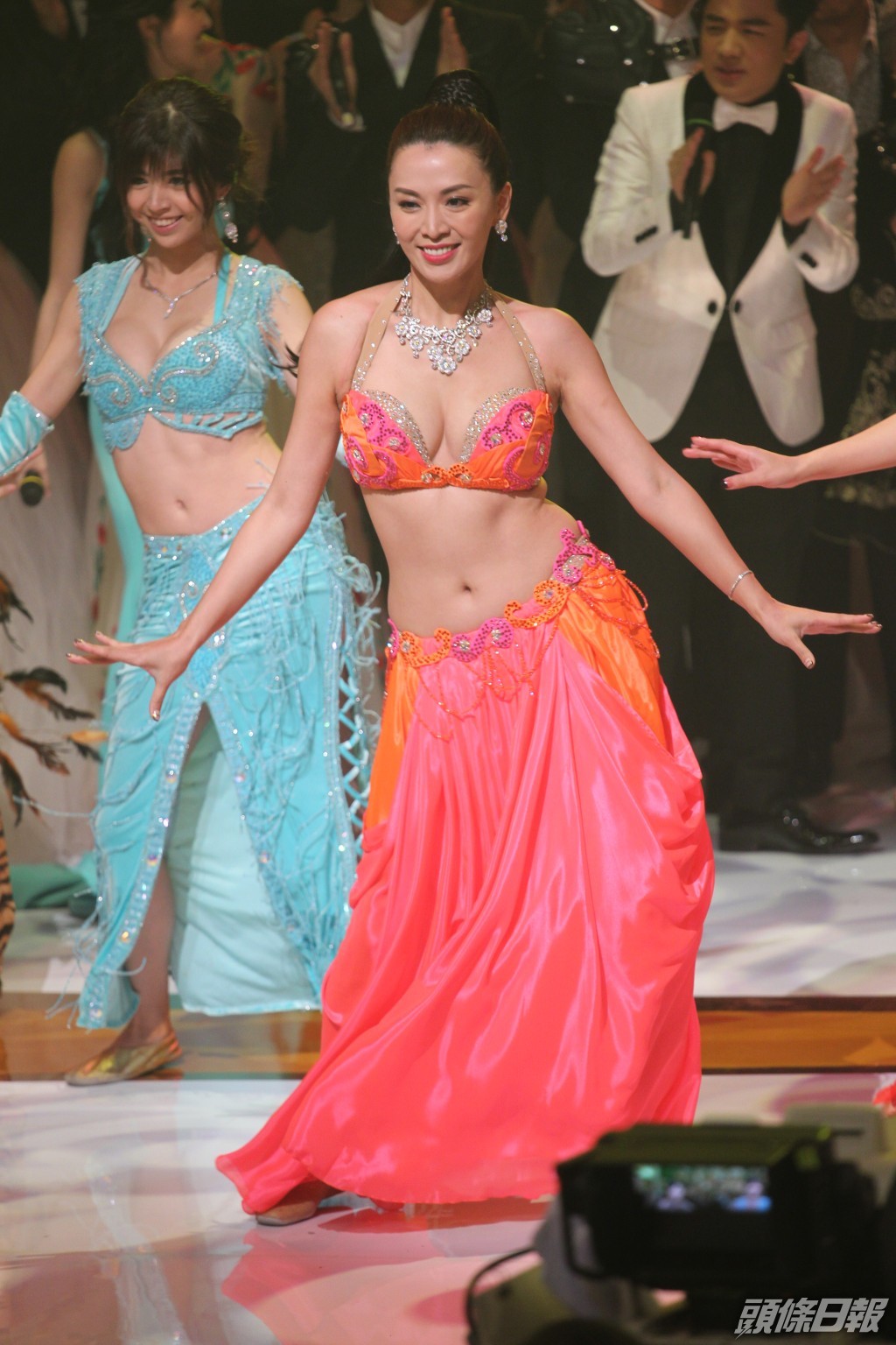 陳煒於2016年的台慶上表演肚皮舞。